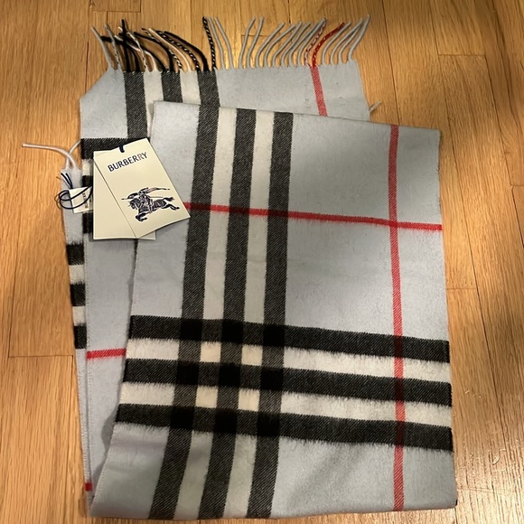 Burberry Check Cashmere Scarf - Picture 6 of 6